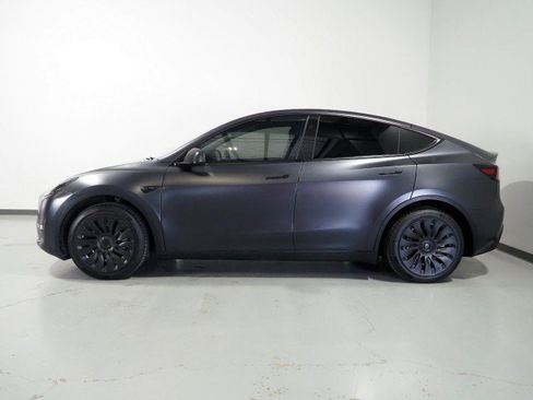 Used 2024 Tesla Model Y 2WD image 10