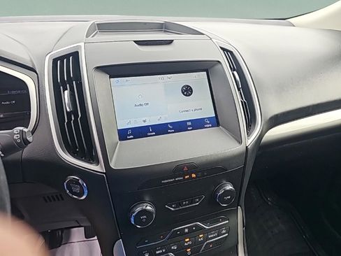 Used 2020 Ford Edge SEL w/ Cold Weather Package image 23