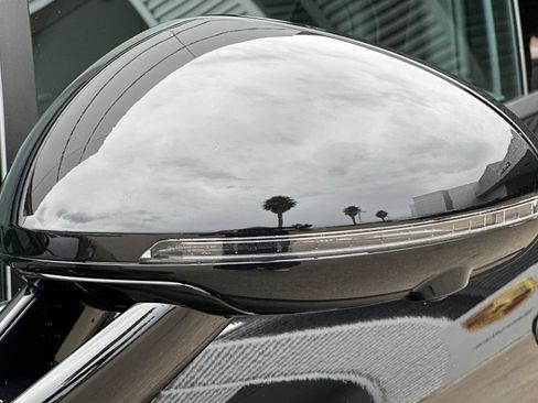 Used 2025 Porsche Macan AWD/4WD image 40