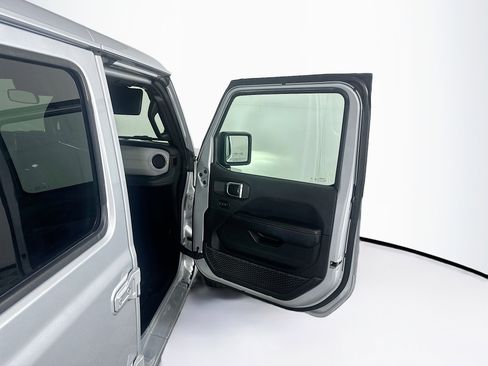 Used 2024 Jeep Wrangler Unlimited Sahara AWD/4WD image 29