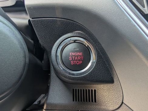 Used 2025 Subaru Crosstrek 2.0i Premium image 31