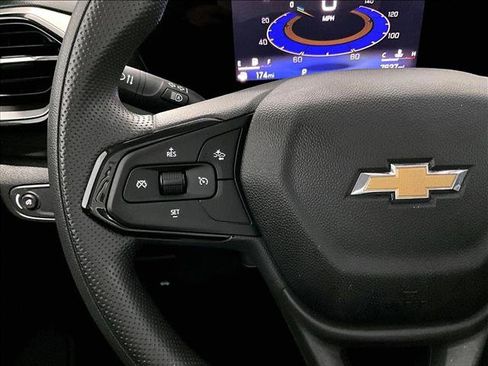 Used 2025 Chevrolet TrailBlazer LS FWD image 20