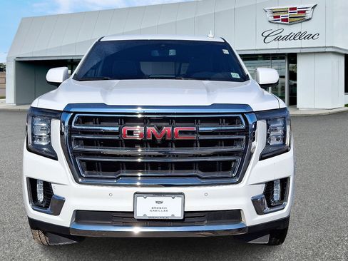 Used 2022 GMC Yukon SLT w/ SLT Premium Package image 2