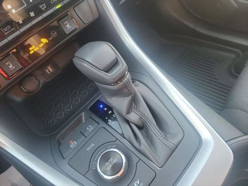 Certified 2025 Toyota RAV4 XLE w/ Convenience Package image 27