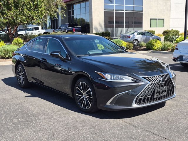 Used 2024 Lexus ES 300h w/ Premium Package FWD image 3