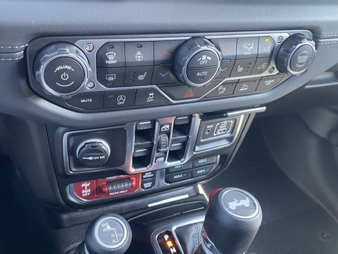 New 2025 Jeep Wrangler Rubicon w/ Technology Group image 22