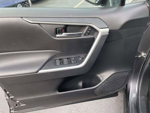 Used 2023 Toyota RAV4 XLE Premium image 27