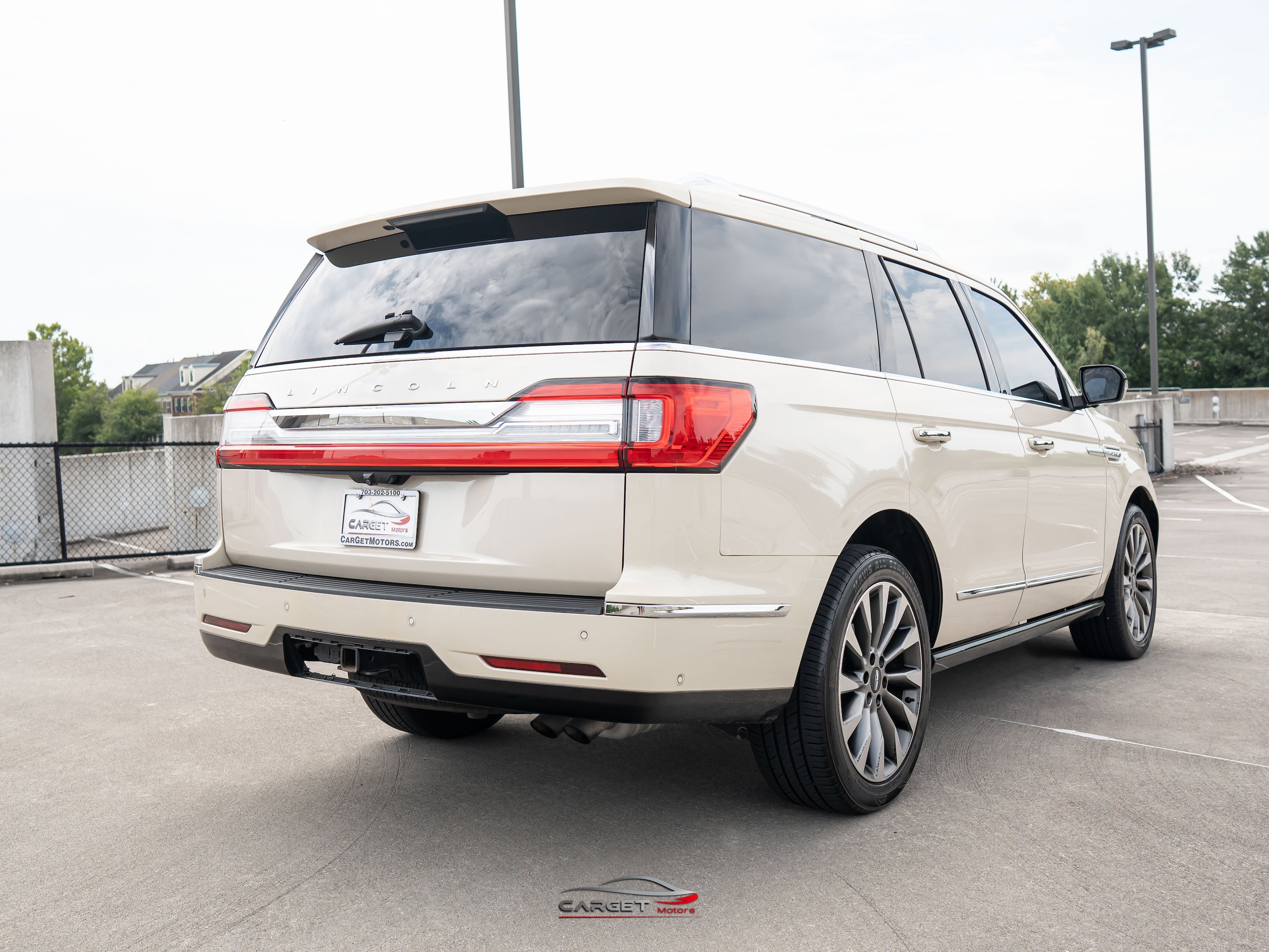 Used 2018 Lincoln Navigator Select w/ Technology Package RWD image 7