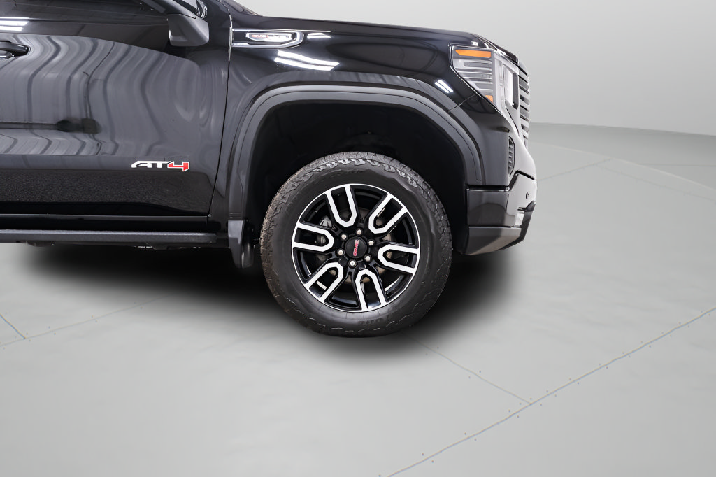 Used 2024 GMC Sierra 1500 AT4 w/ Technology Package AWD/4WD image 7