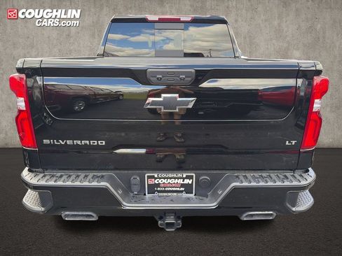 Used 2025 Chevrolet Silverado 1500 LT Trail Boss w/ Convenience Package II AWD/4WD image 5