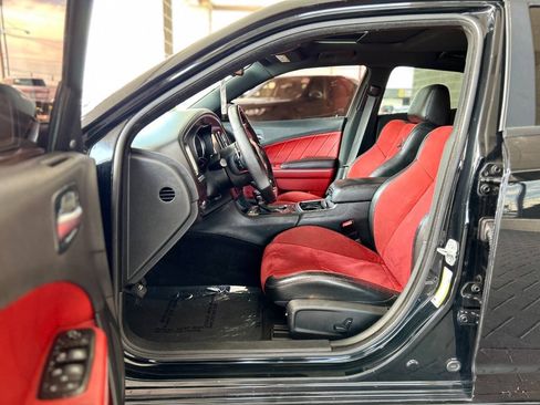Used 2018 Dodge Charger R/T Scat Pack RWD image 37