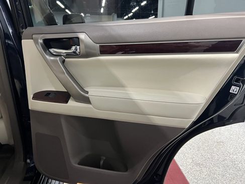 Used 2018 Lexus GX 460 Premium w/ Premium Package image 33