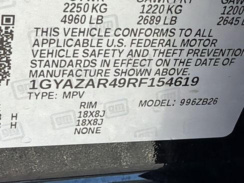 Used 2024 Cadillac XT4 Luxury w/ Cold Weather Package FWD image 32