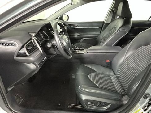 Used 2024 Toyota Camry SE FWD image 12