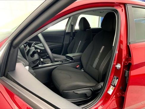 Used 2023 Hyundai Elantra SEL image 24