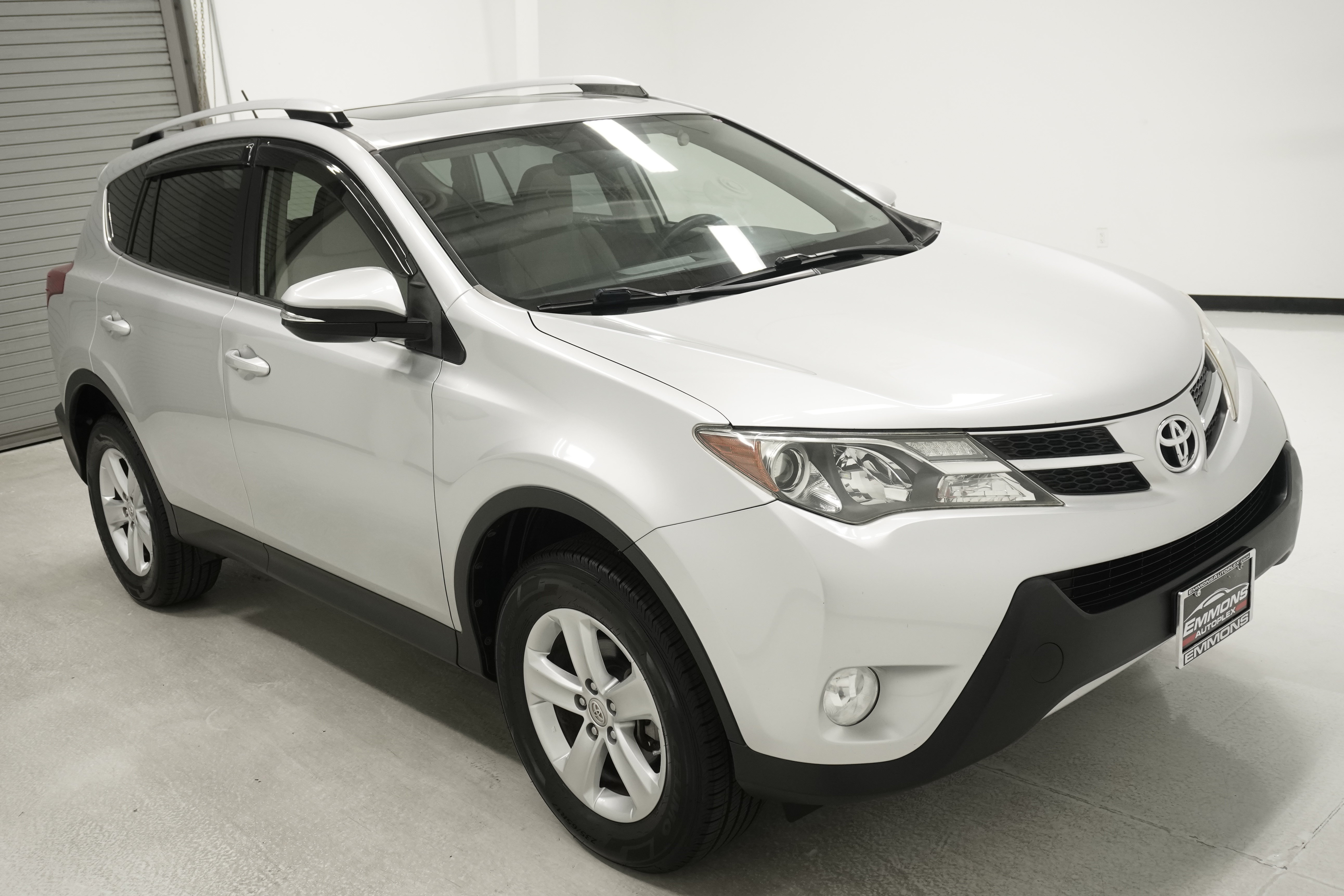 Used 2014 Toyota RAV4 XLE FWD image 3