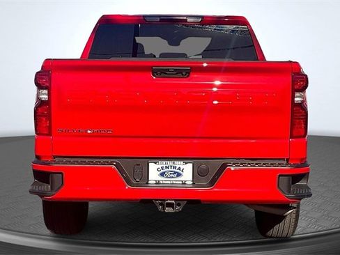 Used 2024 Chevrolet Silverado 1500 Custom image 4