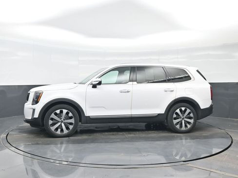 Used 2022 Kia Telluride S AWD/4WD image 3