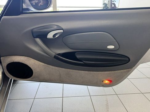 Used 2004 Porsche Boxster image 17