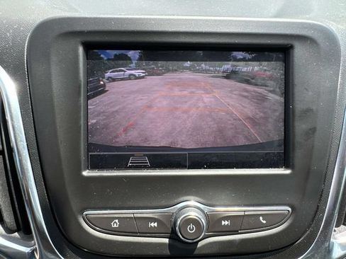Used 2024 Chevrolet Equinox LT FWD image 32