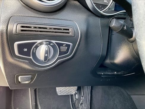 Used 2020 Mercedes-Benz GLC 300 4MATIC image 32