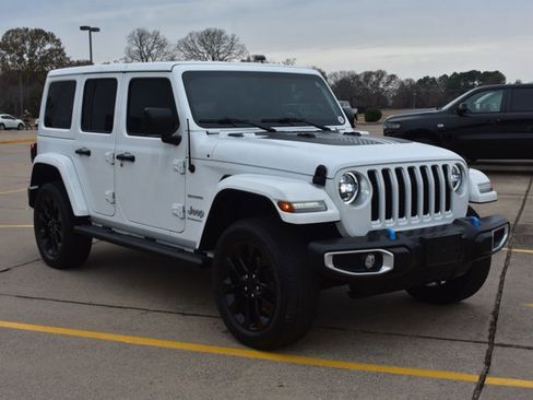 Used 2023 Jeep Wrangler Unlimited Sahara w/ Cold Weather Group image 3