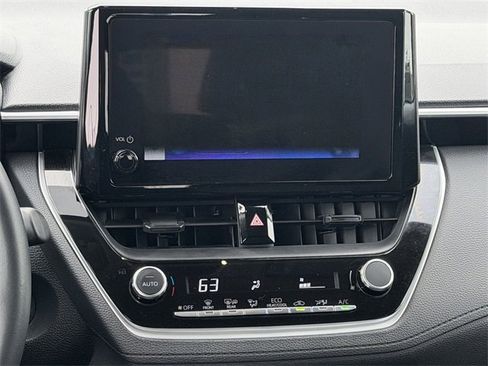 Certified 2025 Toyota Corolla Cross LE image 15