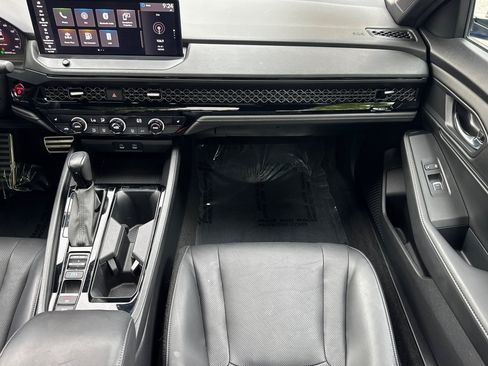 Used 2023 Honda Accord Sport image 30