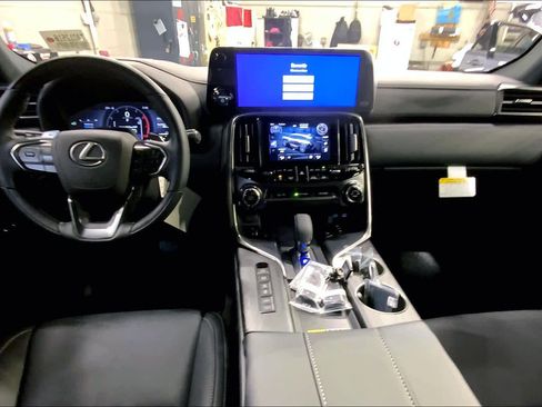 New 2026 Lexus LX 700h Luxury image 5