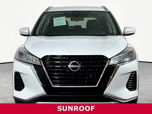 Used 2024 Nissan Kicks SV FWD image 2