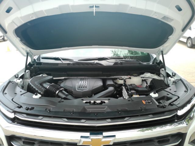 Used 2026 Chevrolet Traverse LT w/ Driver Confidence Package FWD image 53