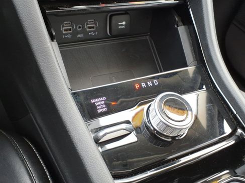 Used 2023 Jeep Grand Cherokee L Limited w/ Luxury Tech Group II image 23