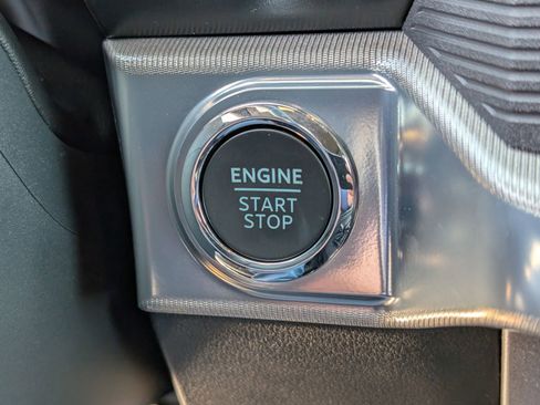 Used 2025 Ford F150 Lariat w/ Equipment Group 502A High image 19