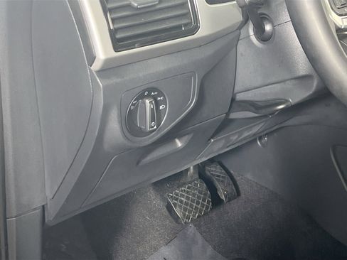 Used 2023 Volkswagen Atlas SE image 10