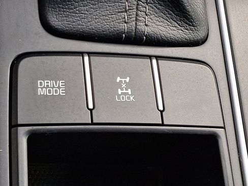 Used 2020 Kia Sorento LX image 22