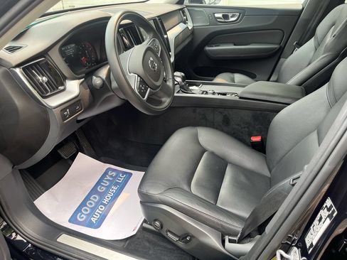 Used 2020 Volvo XC60 T6 Momentum w/ Protection Package Premier AWD/4WD image 7