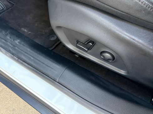 Used 2025 Jeep Compass Limited image 23