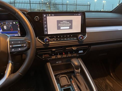 Used 2023 Chevrolet Colorado LT w/ LT Convenience Package III image 17