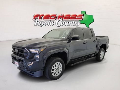 Used 2025 Toyota Tacoma SR RWD image 1