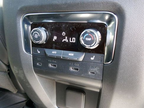 New 2026 Chevrolet Suburban Z71 w/ Z71 Off-Road Package AWD/4WD image 14