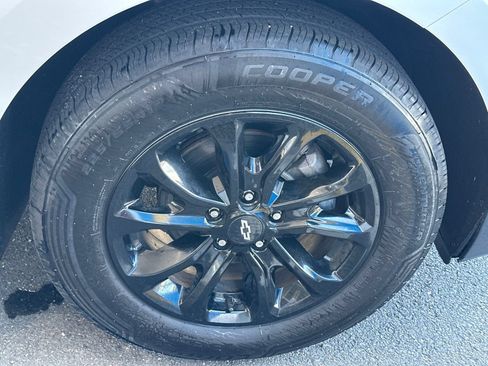 Used 2018 Chevrolet Equinox LT FWD image 12