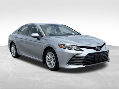 Used 2022 Toyota Camry LE w/ Cold Weather Package AWD/4WD image 26