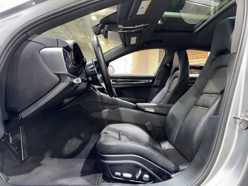 Used 2018 Porsche Panamera 4S image 10