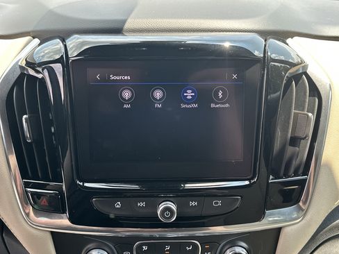 Used 2023 Chevrolet Traverse LT FWD image 23