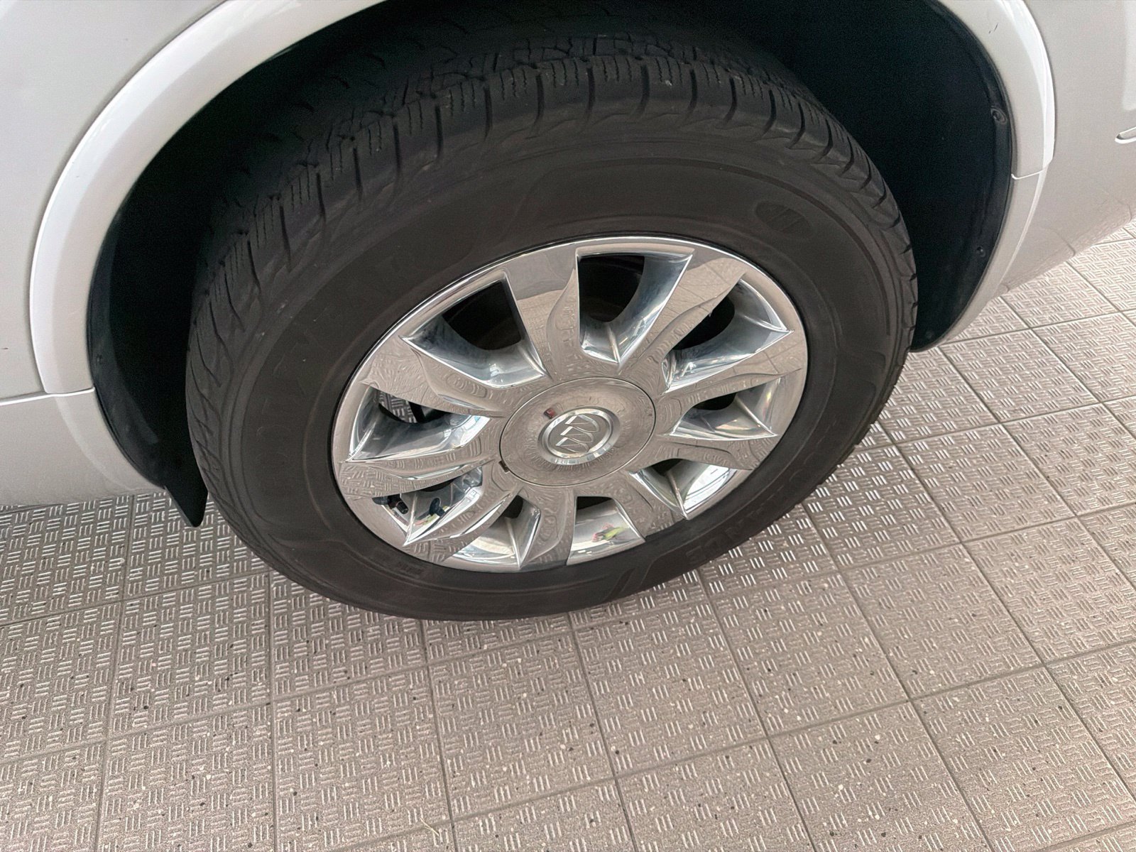 Used 2017 Buick Enclave Premium AWD/4WD image 7
