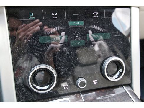Used 2020 Land Rover Range Rover HSE AWD/4WD image 18