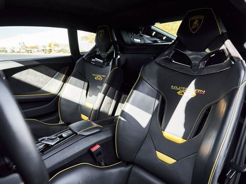 Used 2021 Lamborghini Huracan EVO image 43