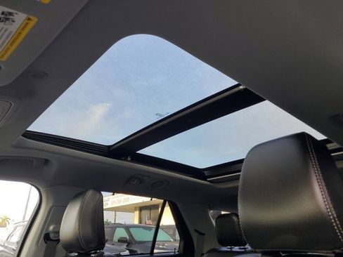 Used 2023 Ford Explorer Limited w/ Limited Technology Package image 24