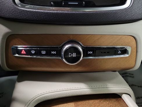 Used 2021 Volvo XC90 T8 Inscription Expression w/ Protection Package Premier image 18
