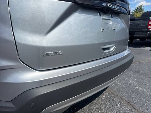 Used 2024 Ford Edge SEL AWD/4WD image 11